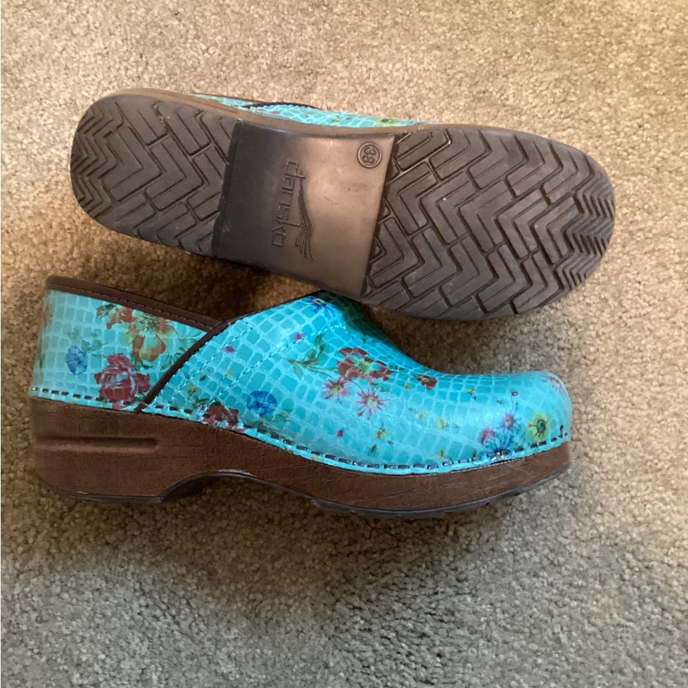 Dansko size 38 excellent shape shoes